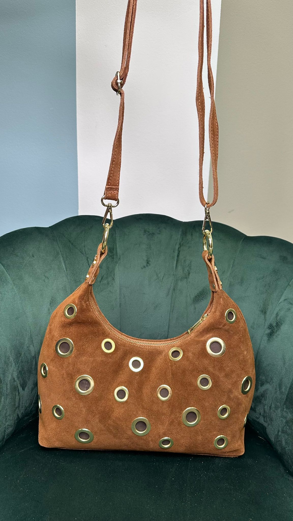 Borsa con anelli oro modello BS5309 in pelle scamosciata