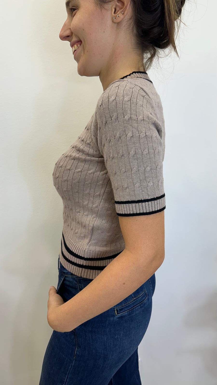 Maglia "TWIN" con maniche corte a trecce
