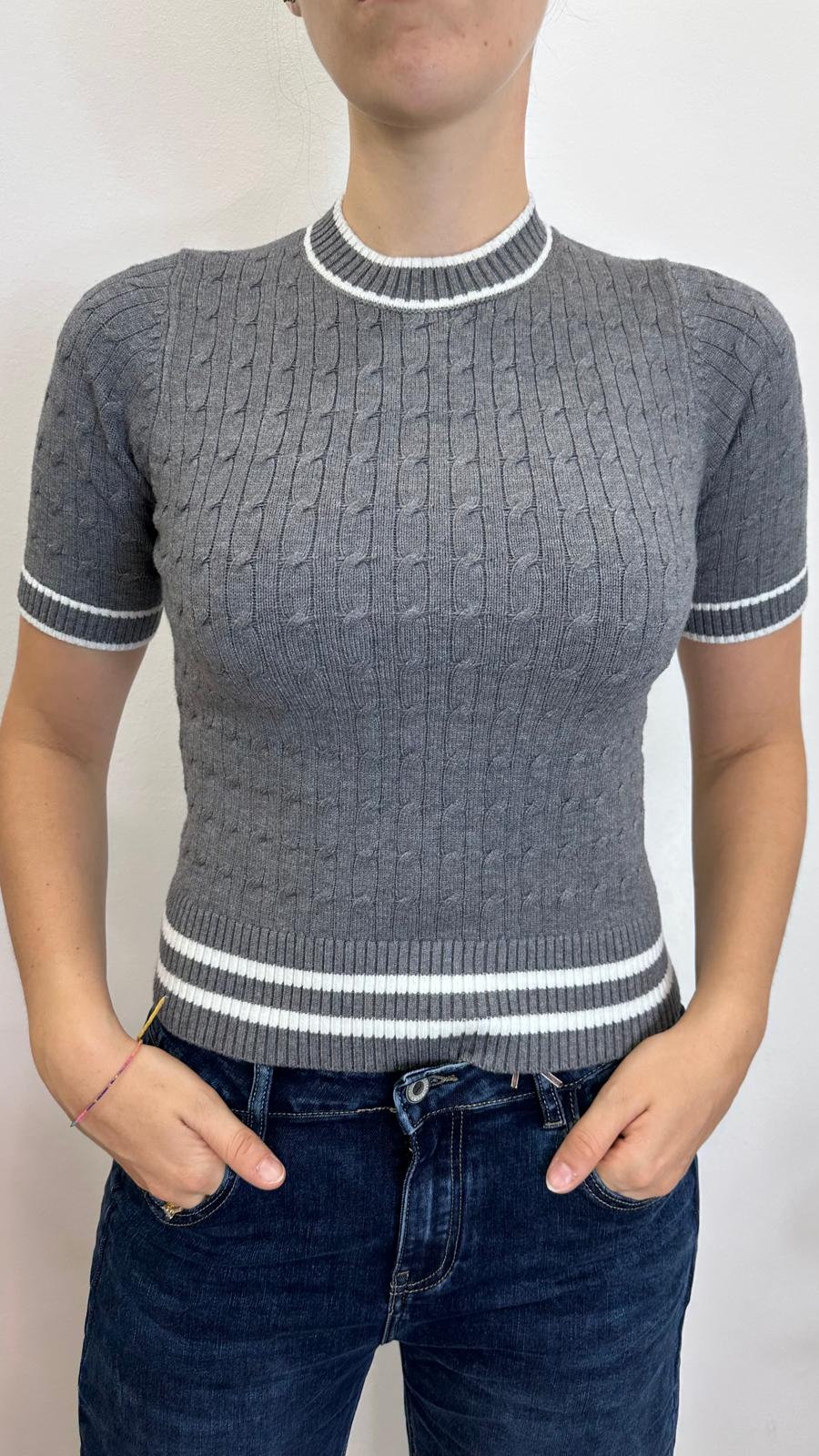 Maglia "TWIN" con maniche corte a trecce