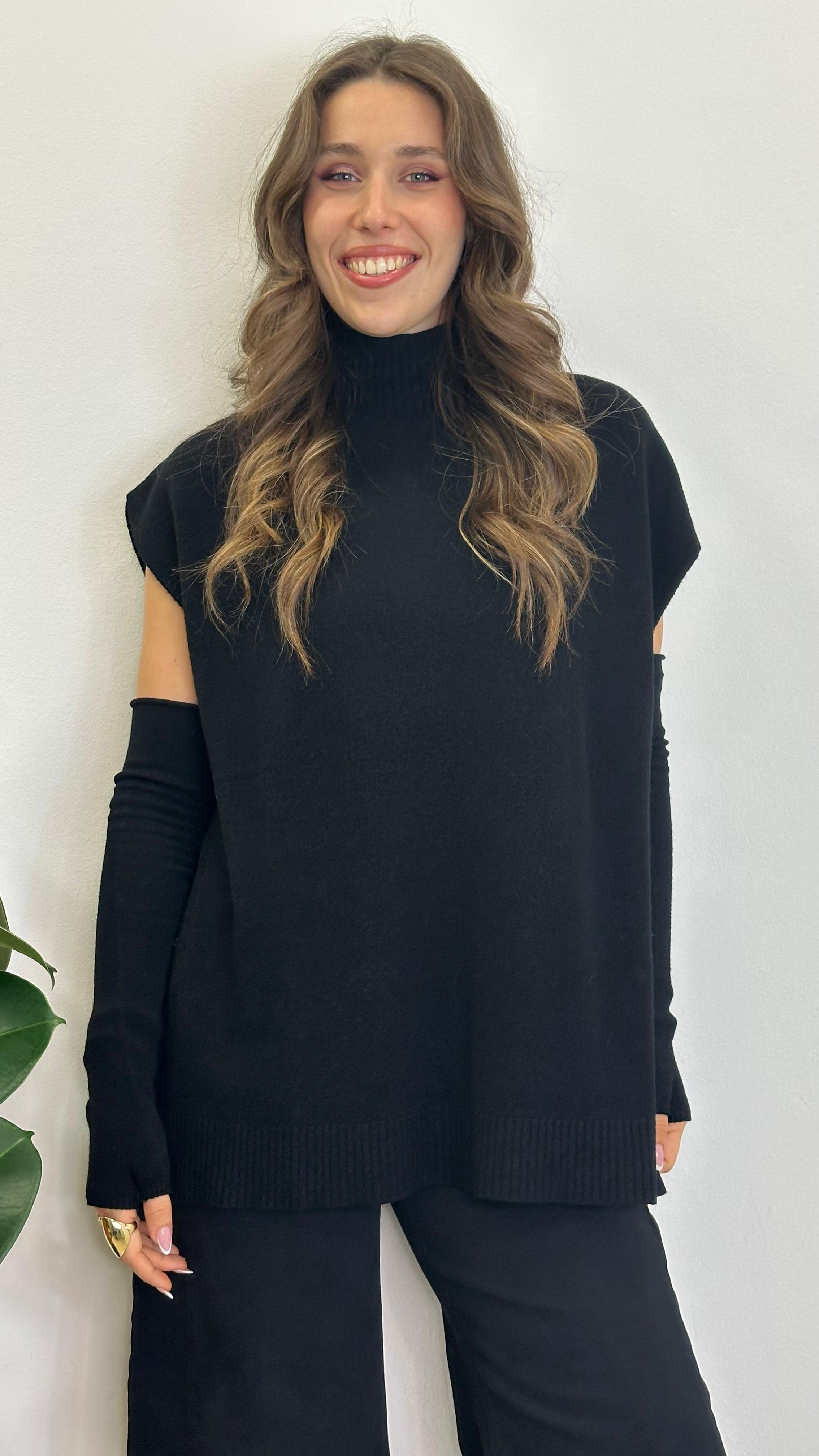 Maglia Smanicata "LINDA" lunga con spacchi laterali