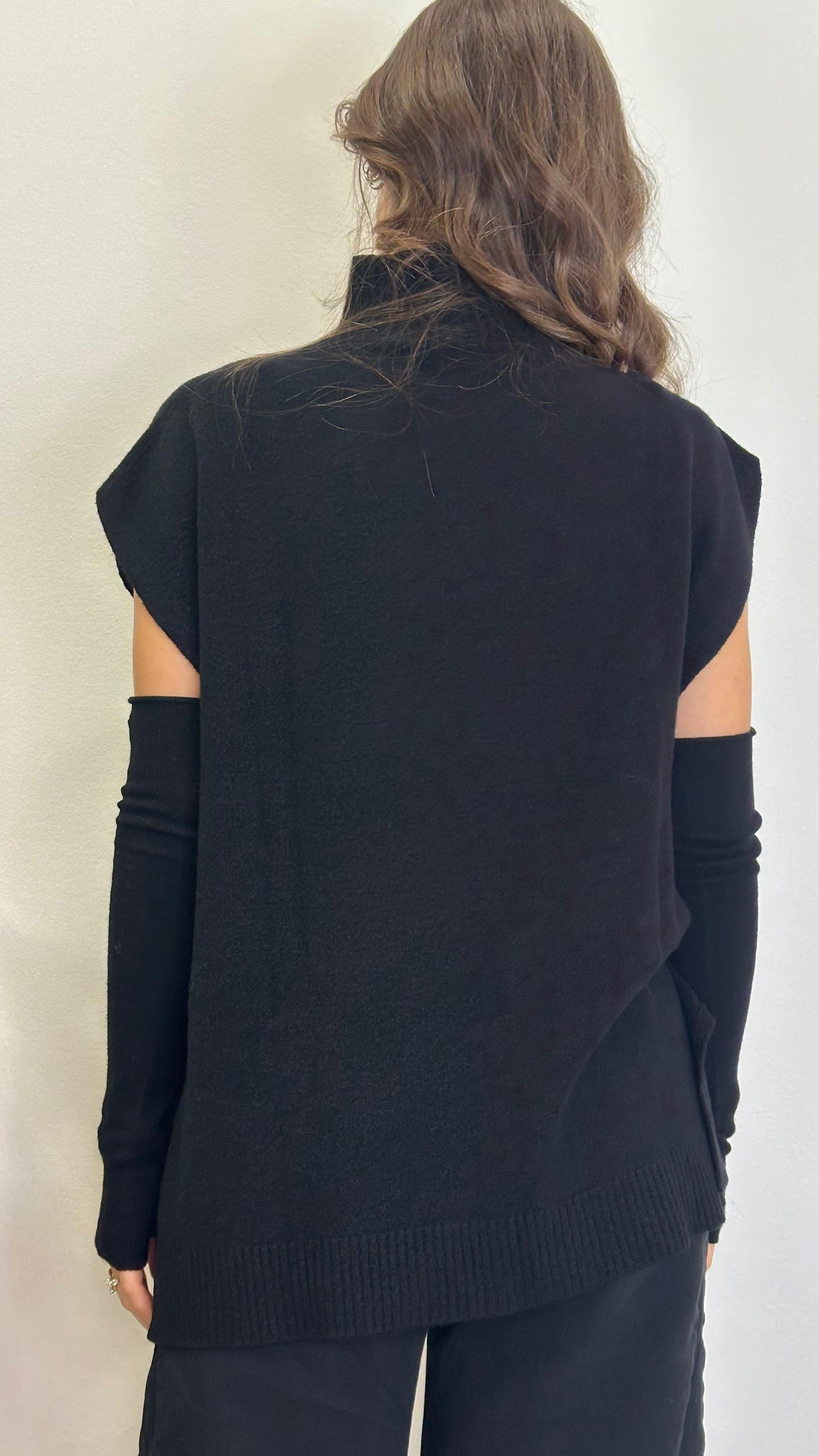 Maglia Smanicata "LINDA" lunga con spacchi laterali