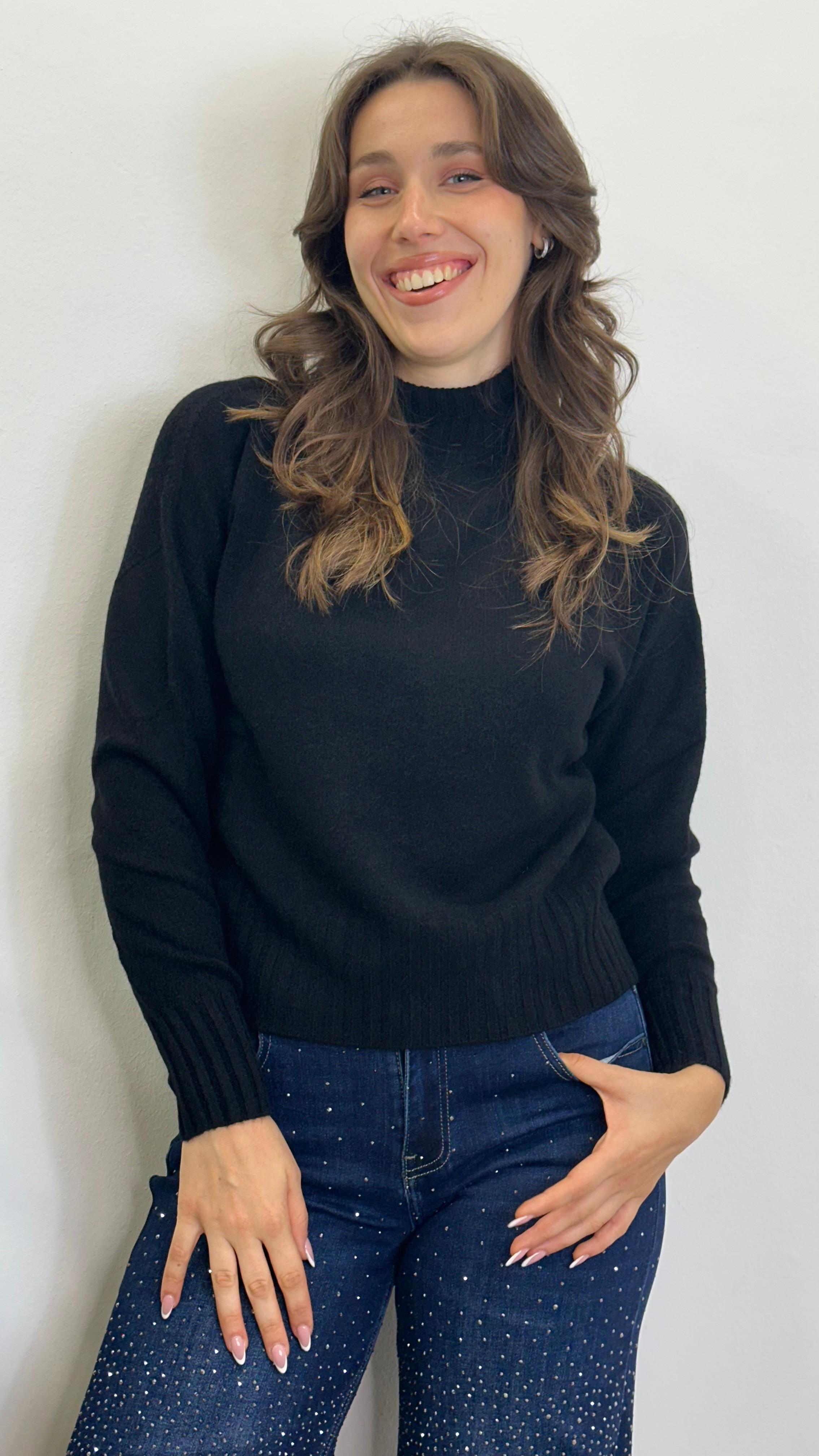 Maglia "BASICA2" con collo a cratere