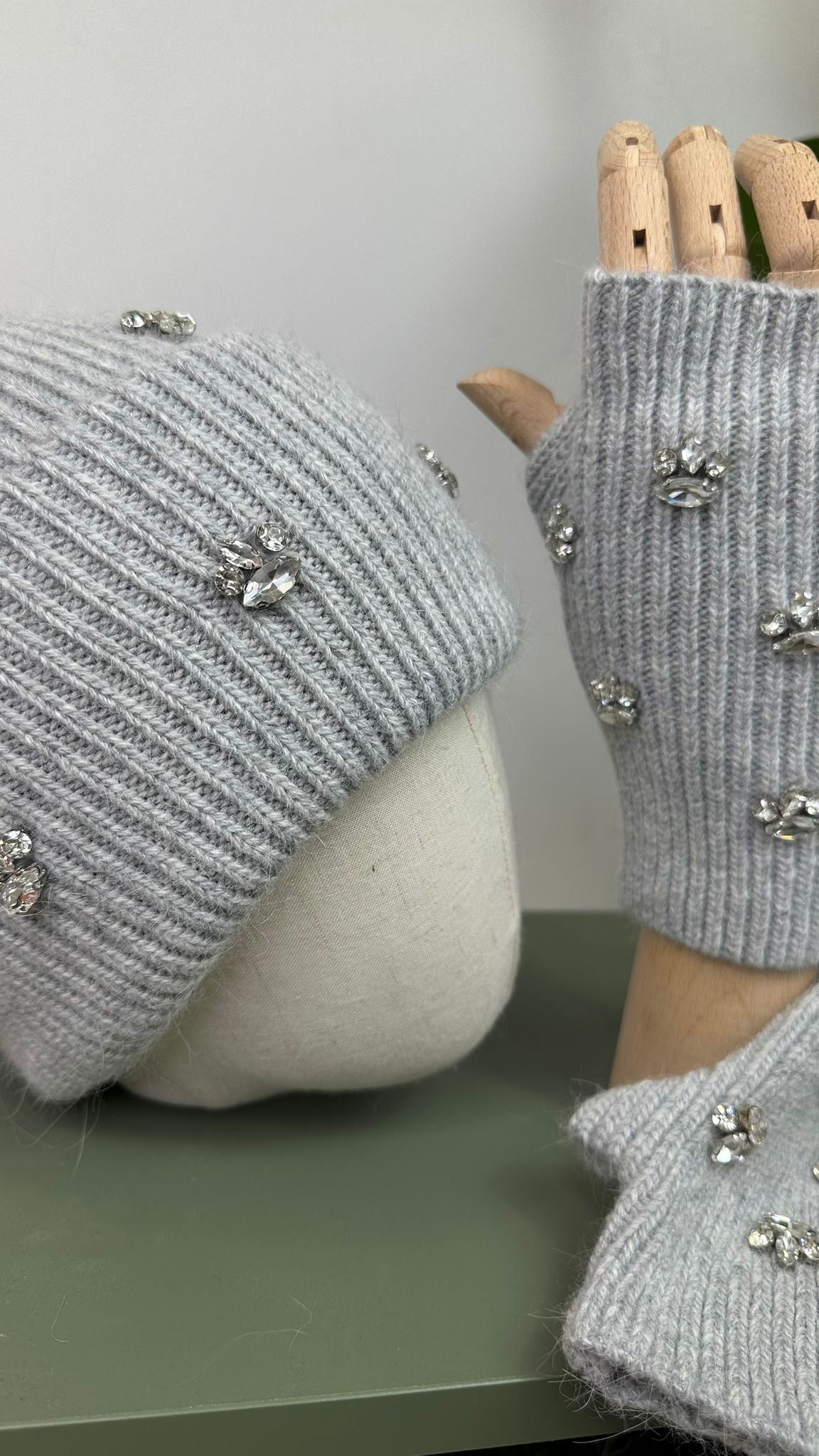 Completo "SMERALDO" capello + guanti